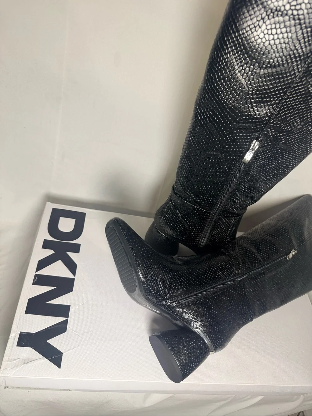DKNY women’s Cana block heel knee high boots wide calf size 9.5